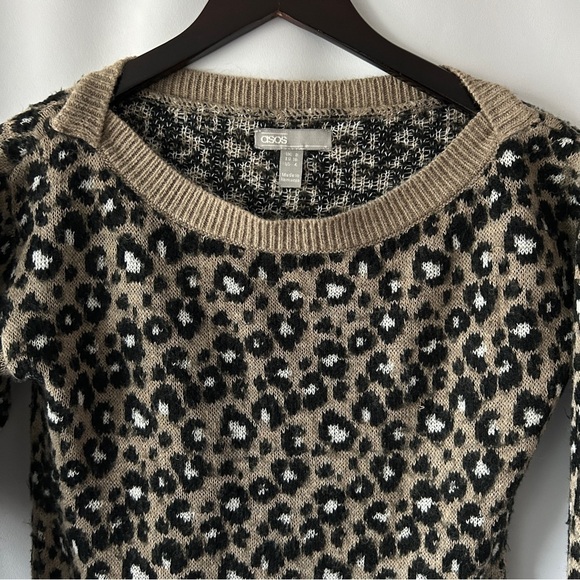 ASOS Women’s Knit Leopard Print Off-The-Shoulder Sweater Size 4 - Picture 2 of 9